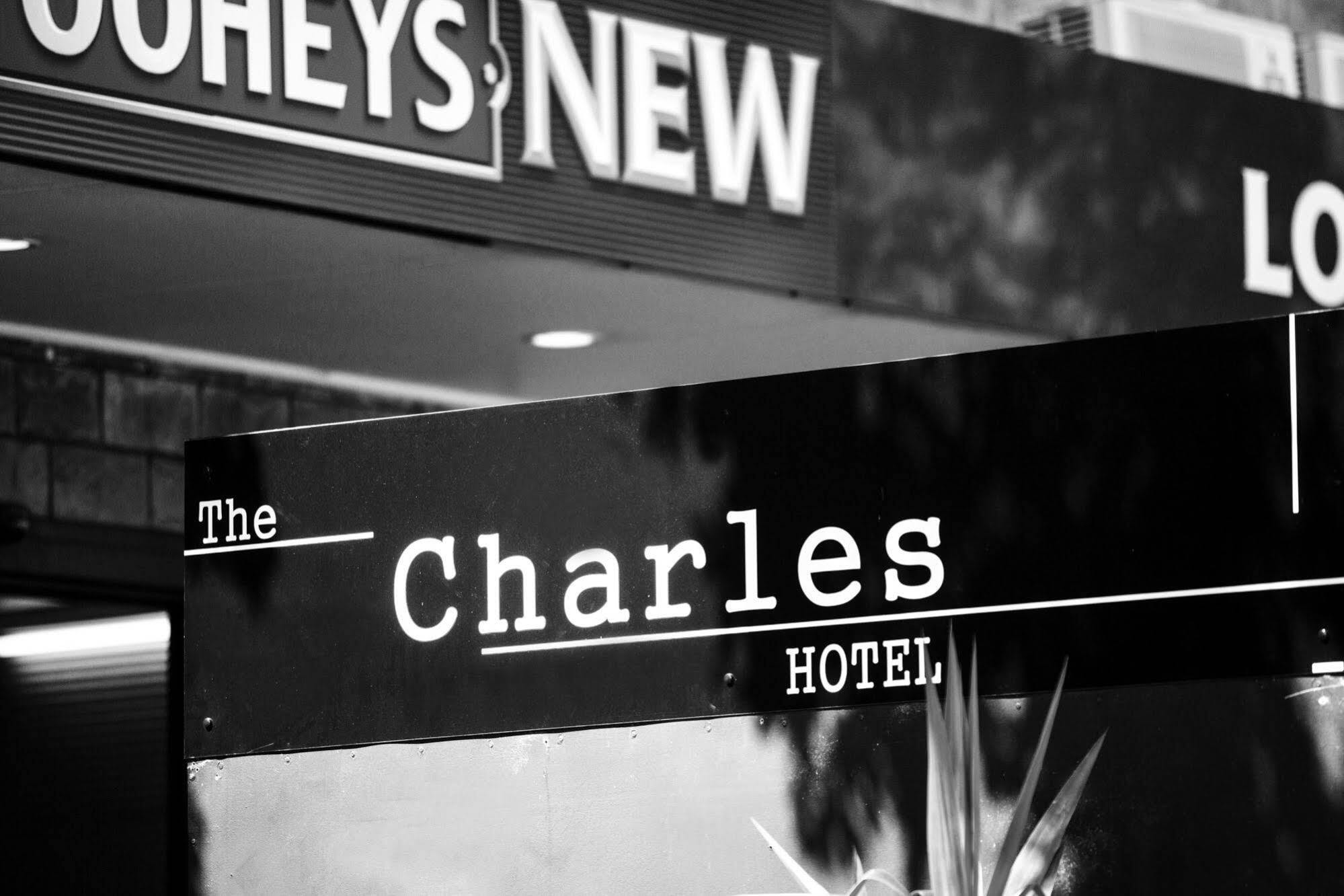 Nightcap At The Charles Hotel Wollongong Buitenkant foto